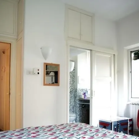 Oda ve Kahvaltı Corfinio